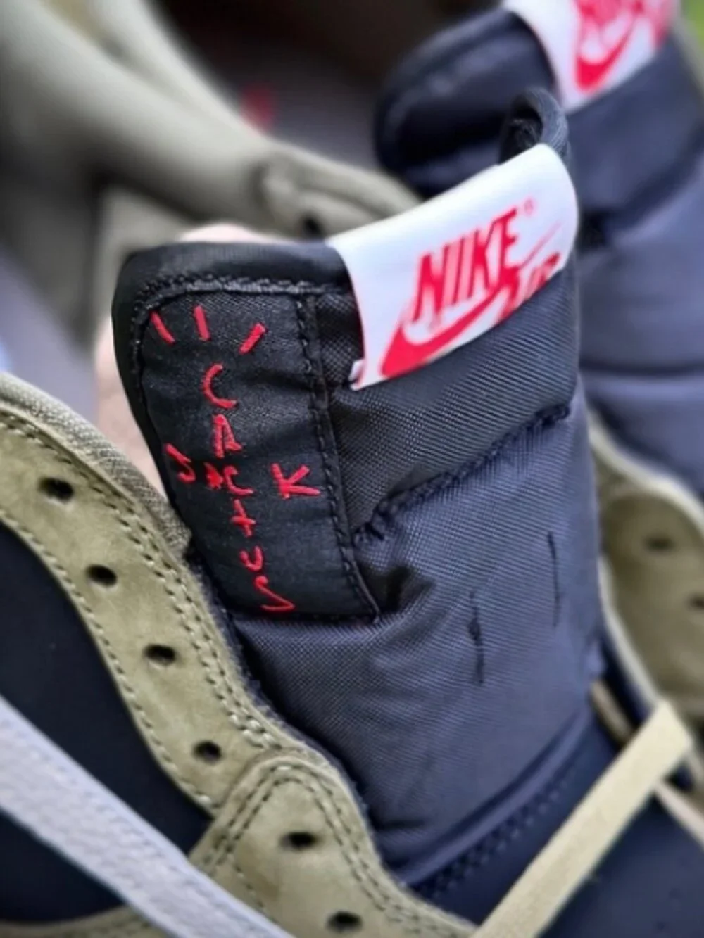 Travis Scott Air Jordan 1 Retro Low OG Dark Mocha
